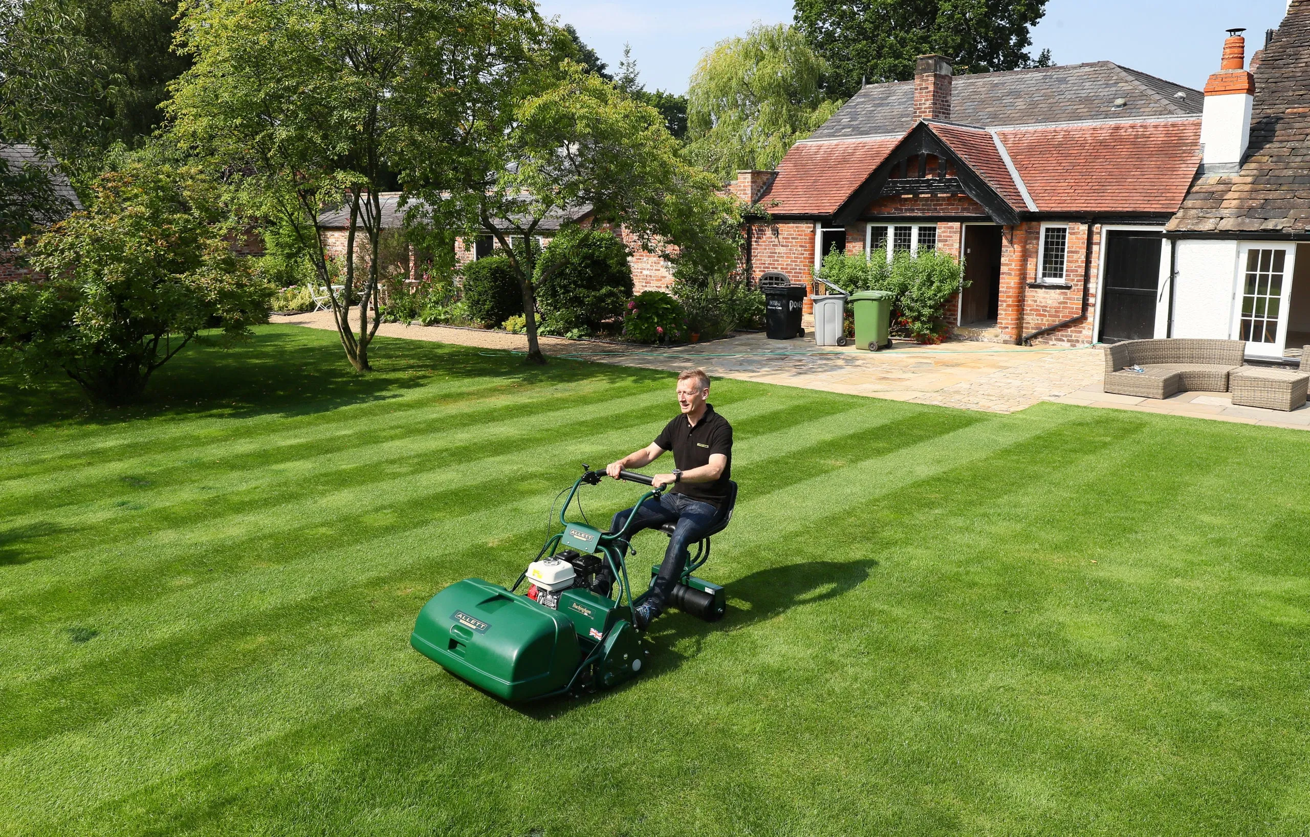 Allett Buckingham 20H Petrol Cylinder Mower