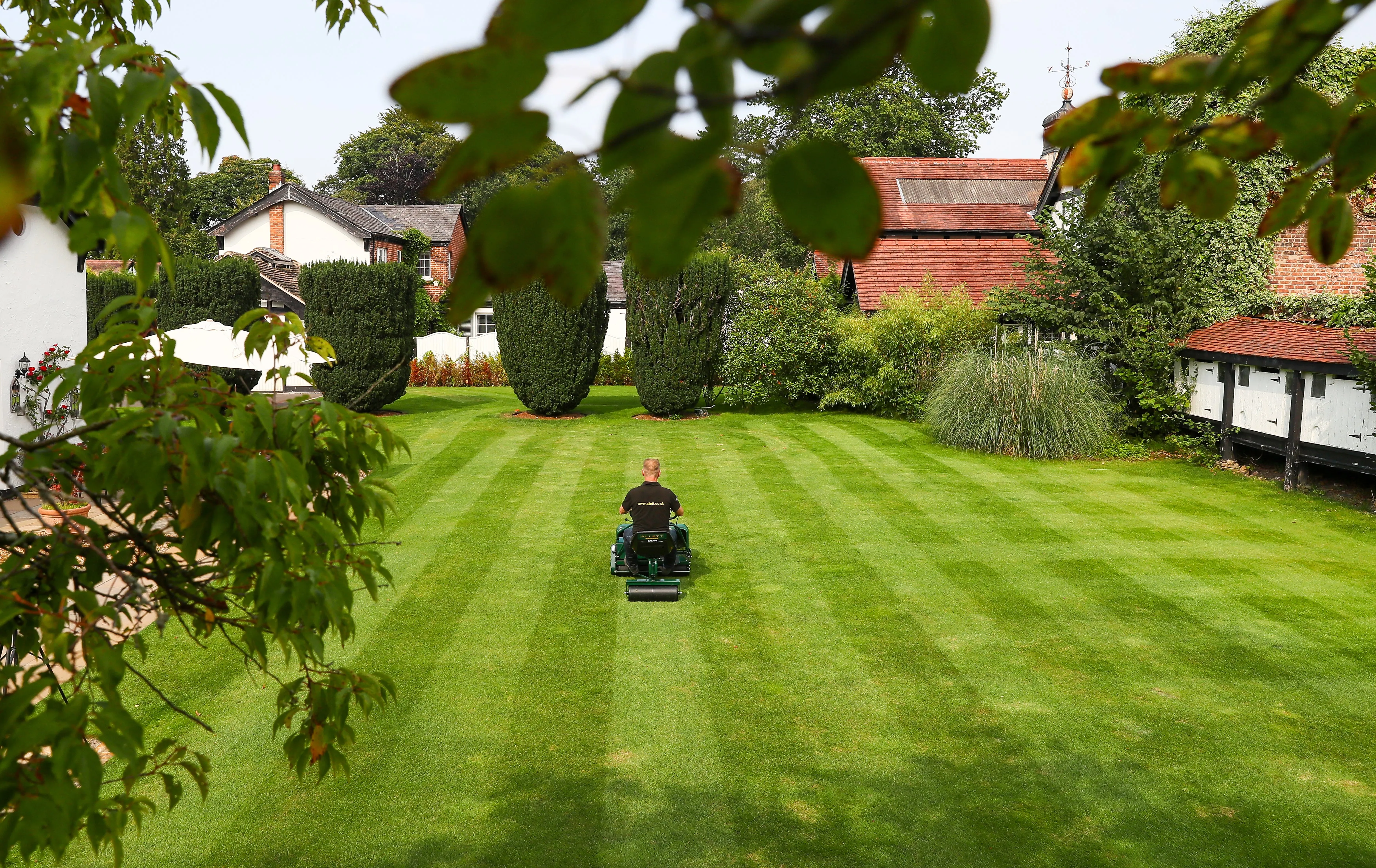 Allett Buckingham 30H Petrol Cylinder Mower