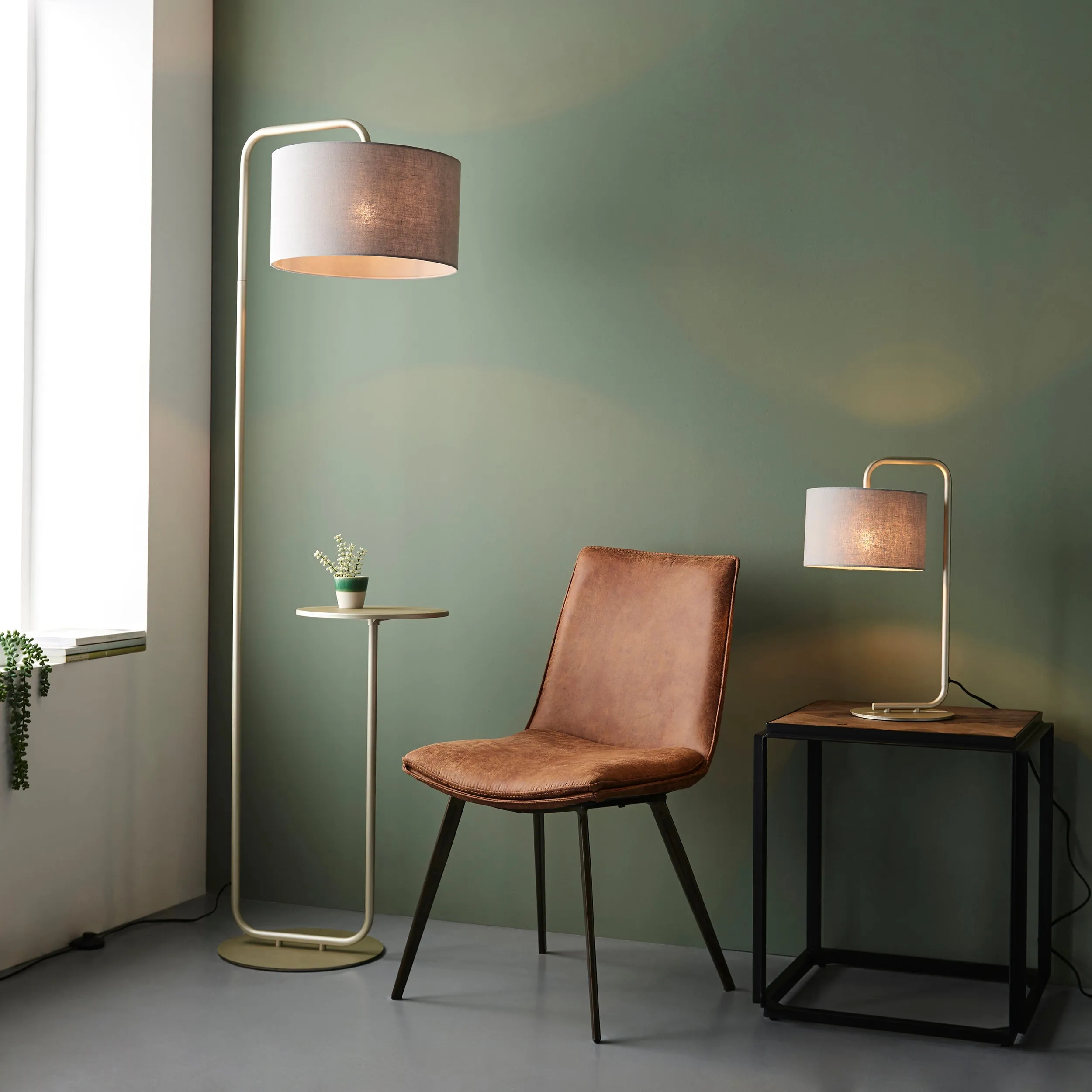 Amos Hybrid Floor Lamp with Table Satin Champagne