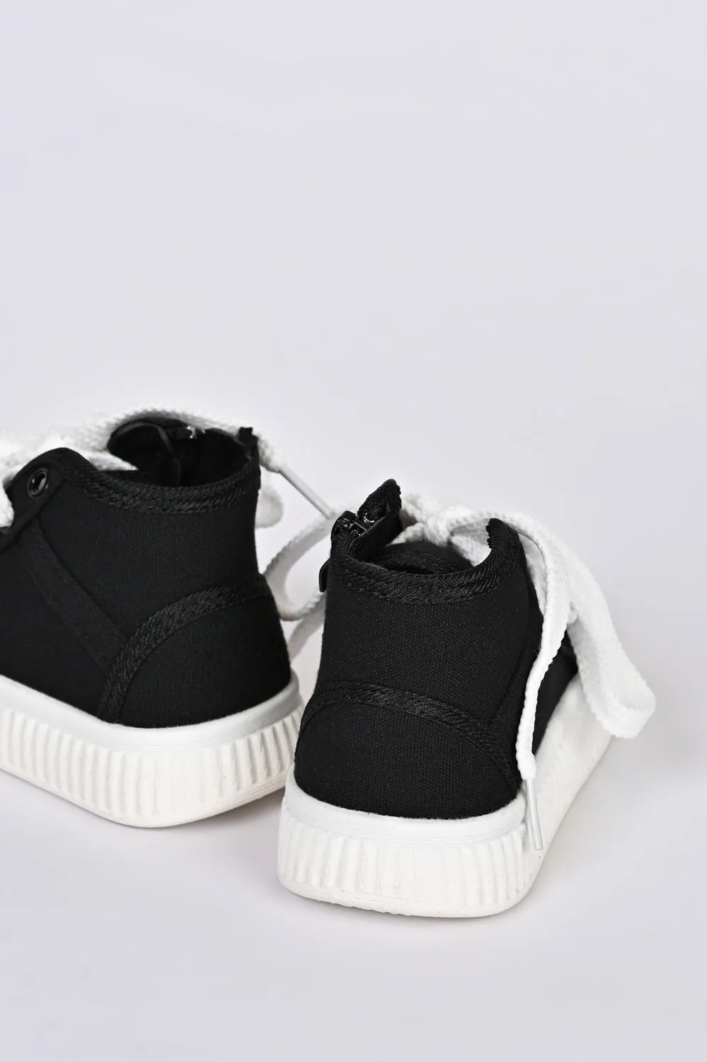 BOYS CANVAS TRAINERS