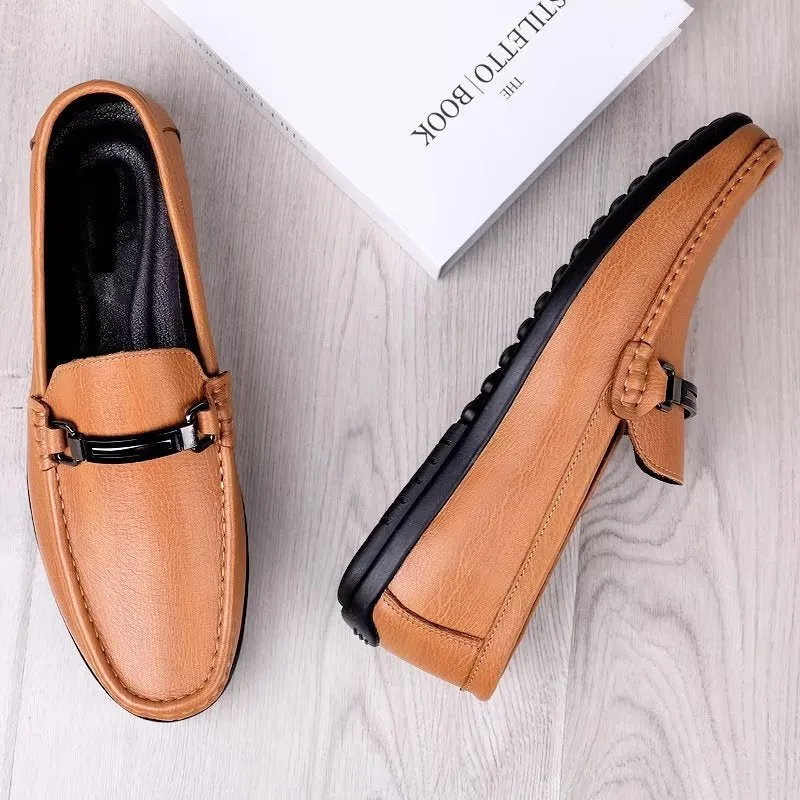 Chic PU Slip-On Moccasins with Metallic Style