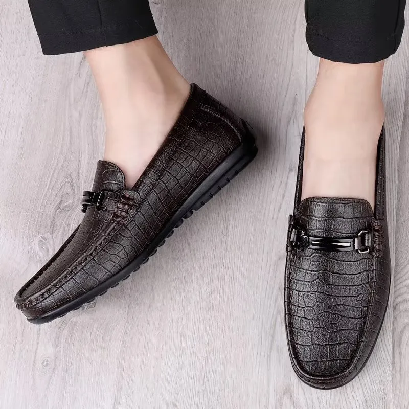 Chic PU Slip-On Moccasins with Metallic Style