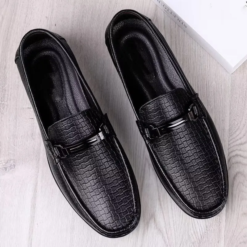 Chic PU Slip-On Moccasins with Metallic Style