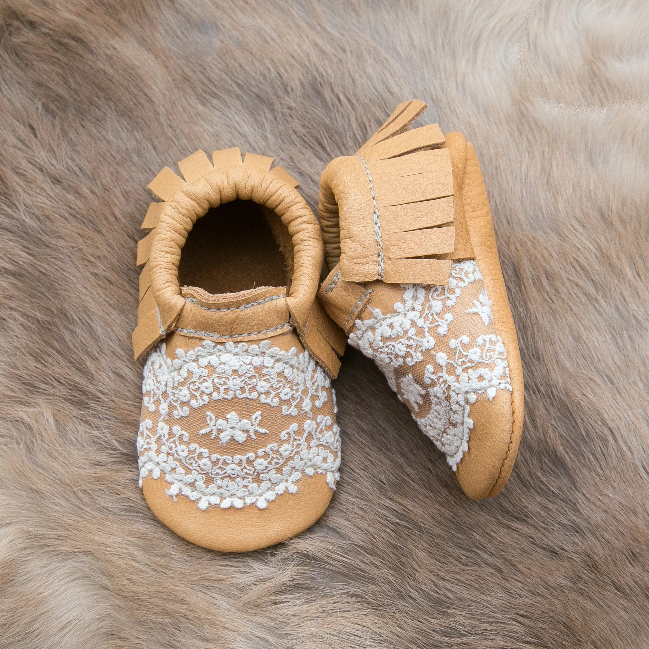 Classic Lace Mocc - Camel