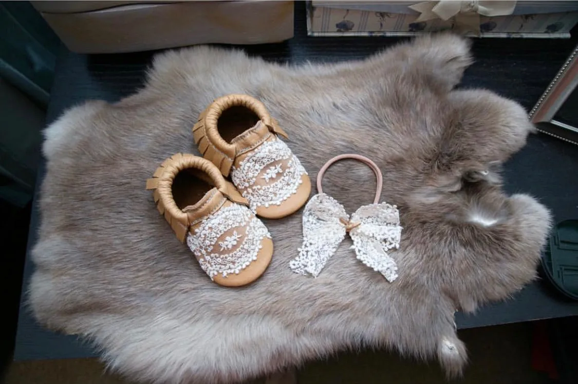 Classic Lace Mocc - Camel