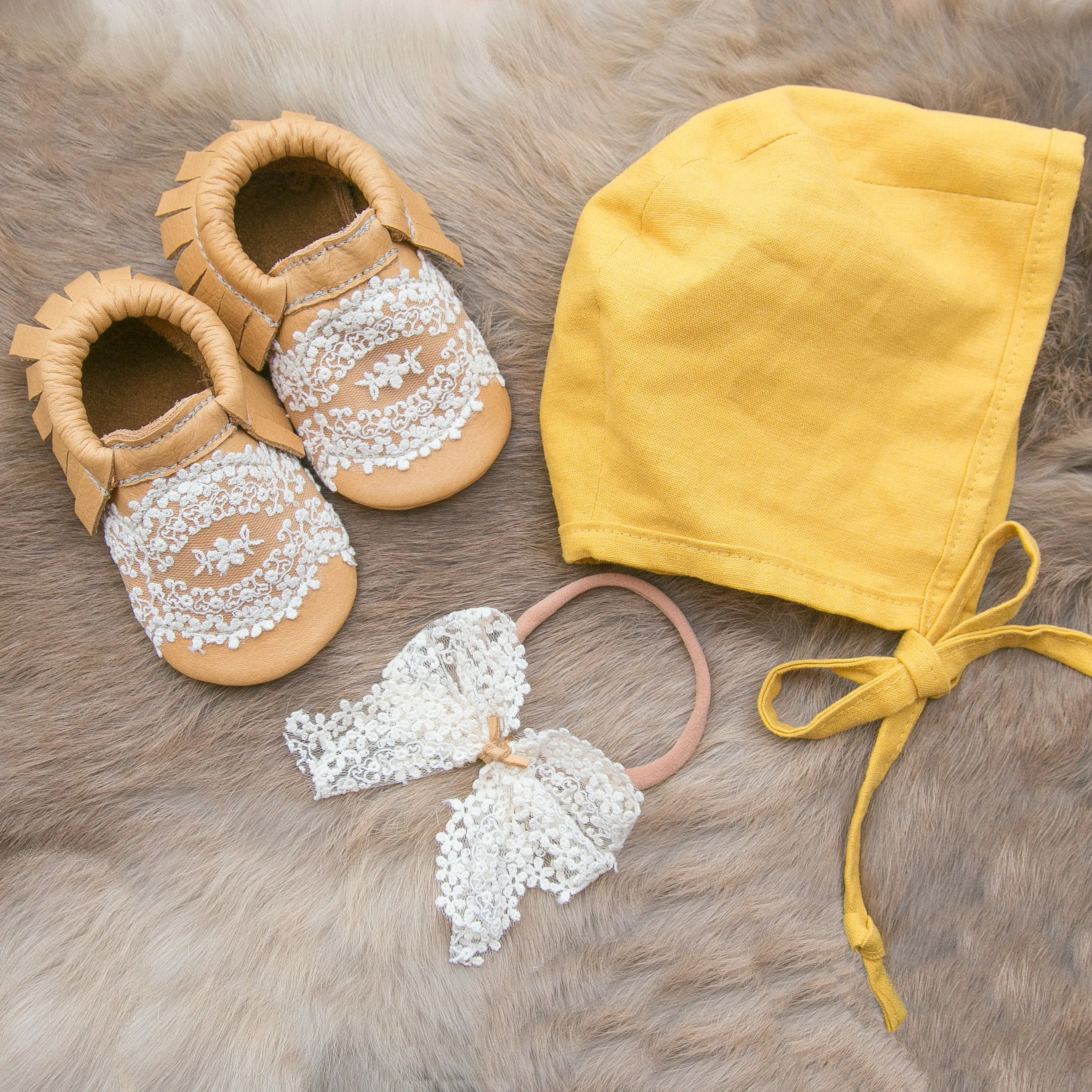 Classic Lace Mocc - Camel