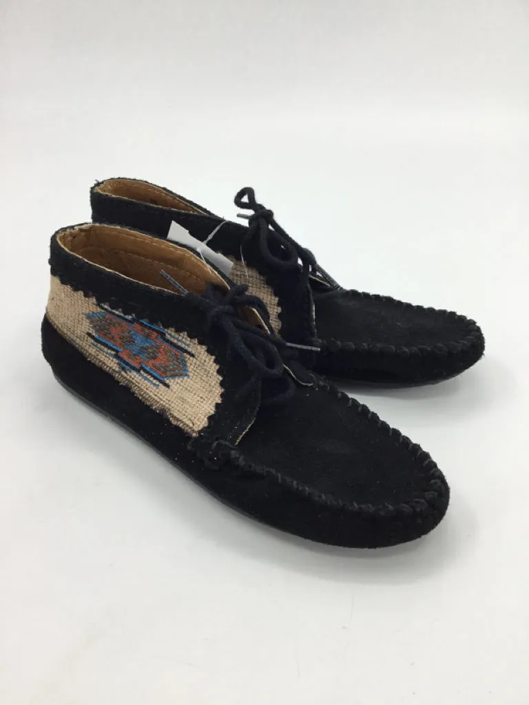 Minnetonka Child Size 5 Youth Black Moccasins