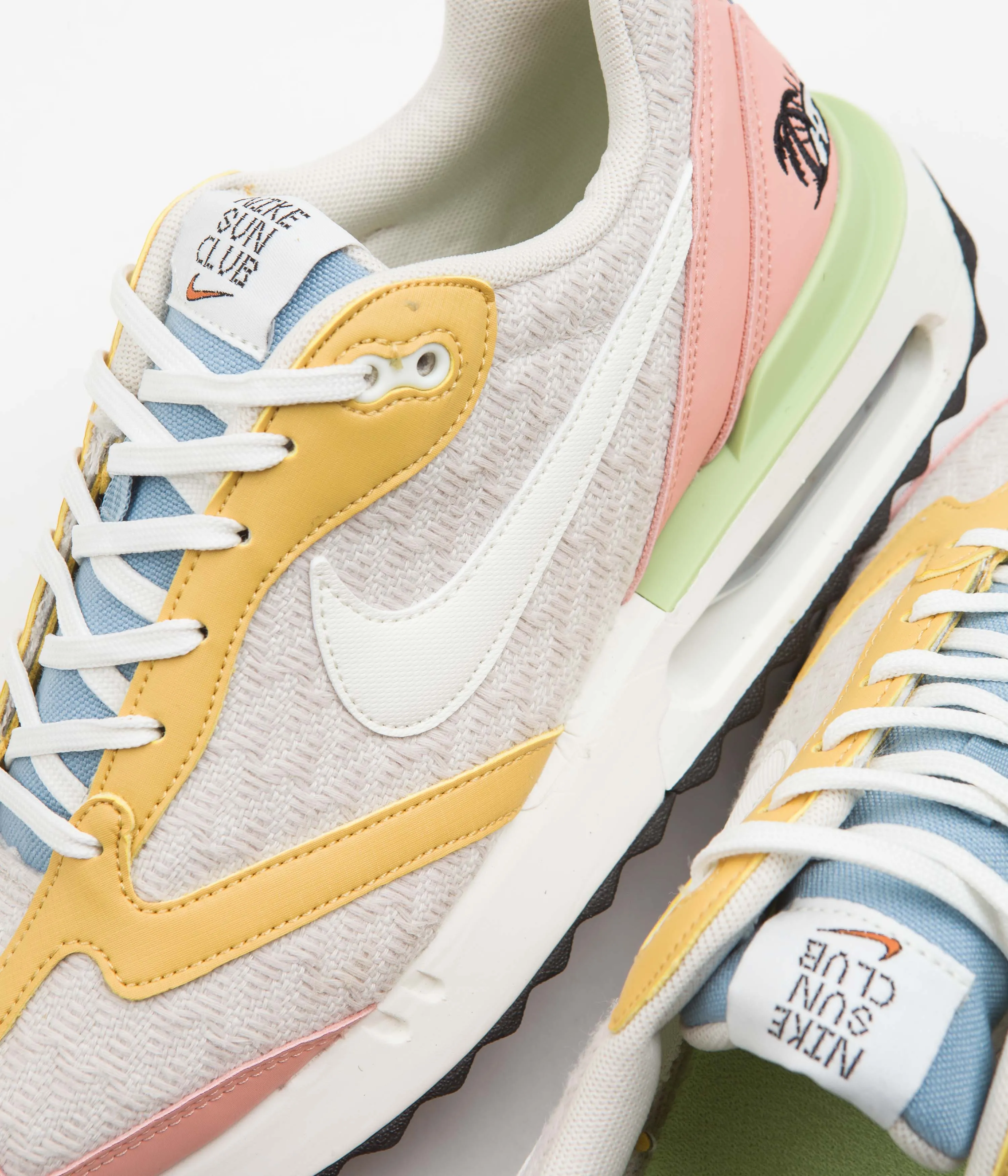 Nike Womens Air Max Dawn SE Shoes - Light Orewood Brown / Sail - Sanded Gold