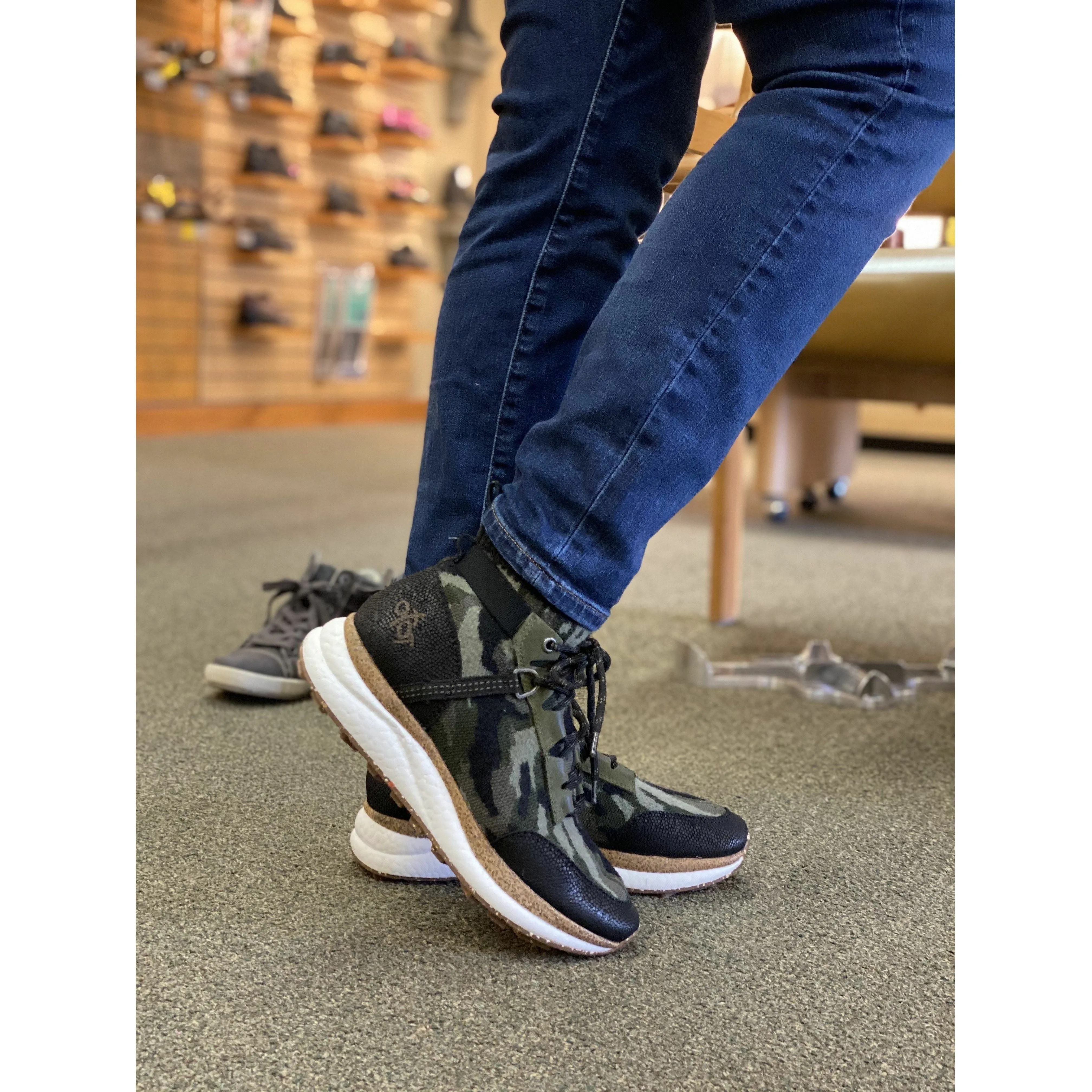 OTBT HYBRID HI TOP WOMEN'S - FINAL SALE!