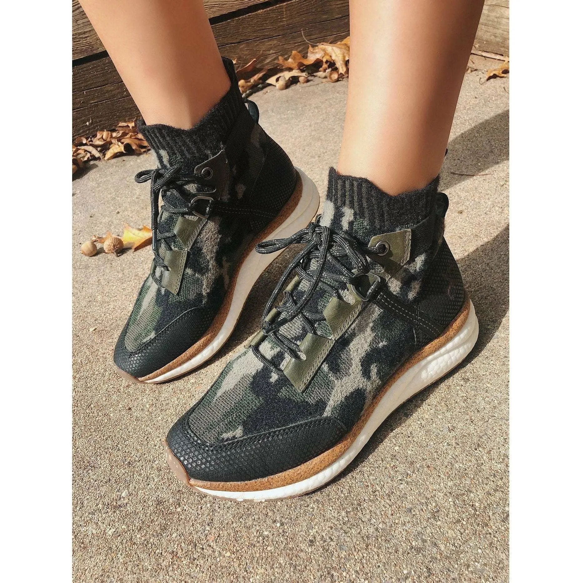 OTBT HYBRID HI TOP WOMEN'S - FINAL SALE!